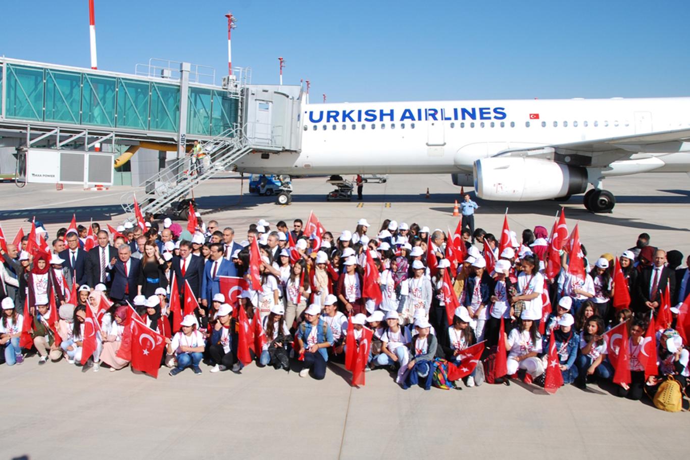 Diyarbakır'da 182 öğrenci Çanakkale'ye gönderildi